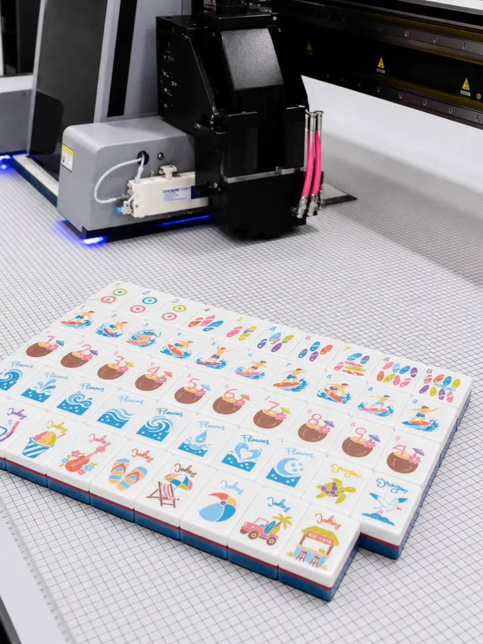 Precision flatbed equipment decorating a coordinated American Mahjong set